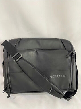 NOMATIC Black Messenger Bag Padded Laptop Compartment travel bag $300 retail